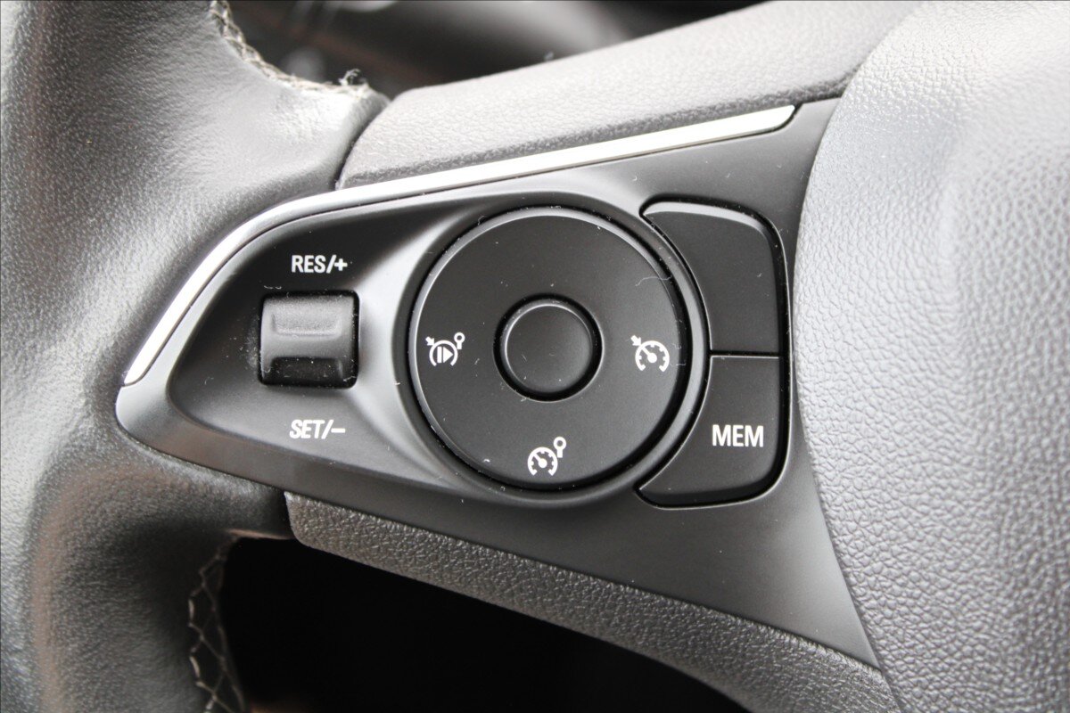 Opel Crossland SUV 1,2 l 96 kw