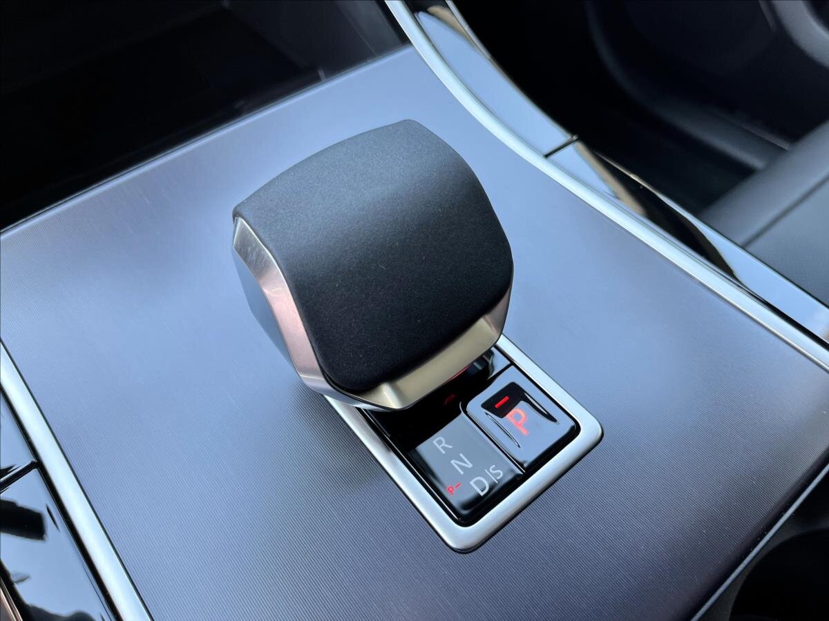 Land Rover Range Rover Velar SUV 2,0 l 150 kw