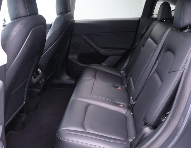 Tesla Model Y SUV / Terénní 0,0 258 kw