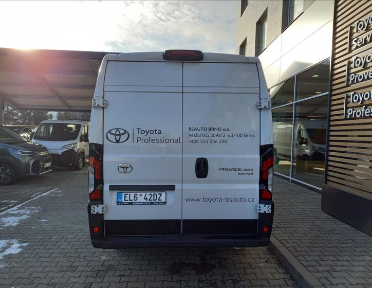 Toyota Proace Max 5