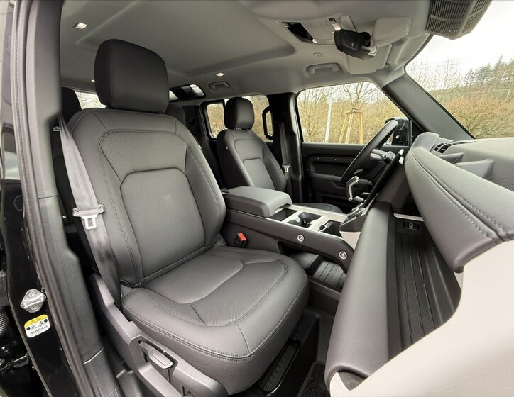 Land Rover Defender SUV / Terénní 3,0 l 147 kw