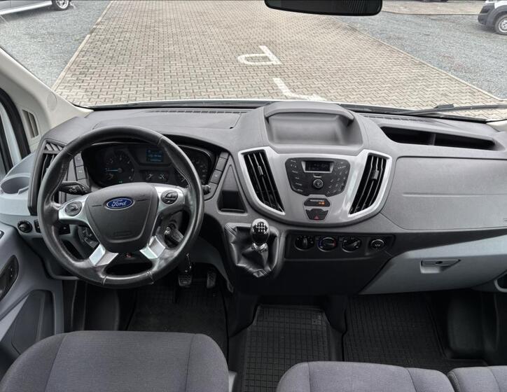 Ford Transit 9