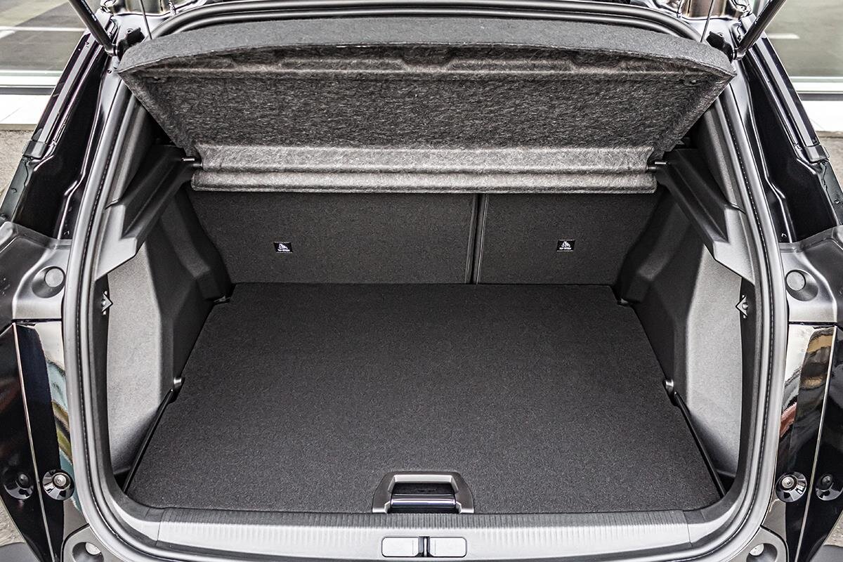 Peugeot 2008 SUV 1,2 l 100 kw