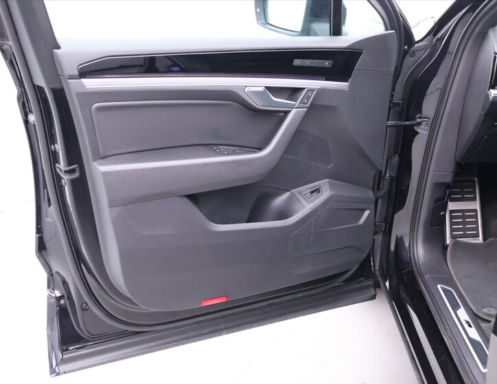 Volkswagen Touareg SUV / Terénní 3,0 l 210 kw