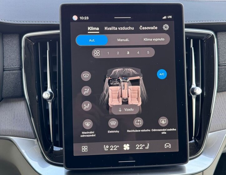 Volvo XC90 SUV / Terénní 2,0 l 335 kw