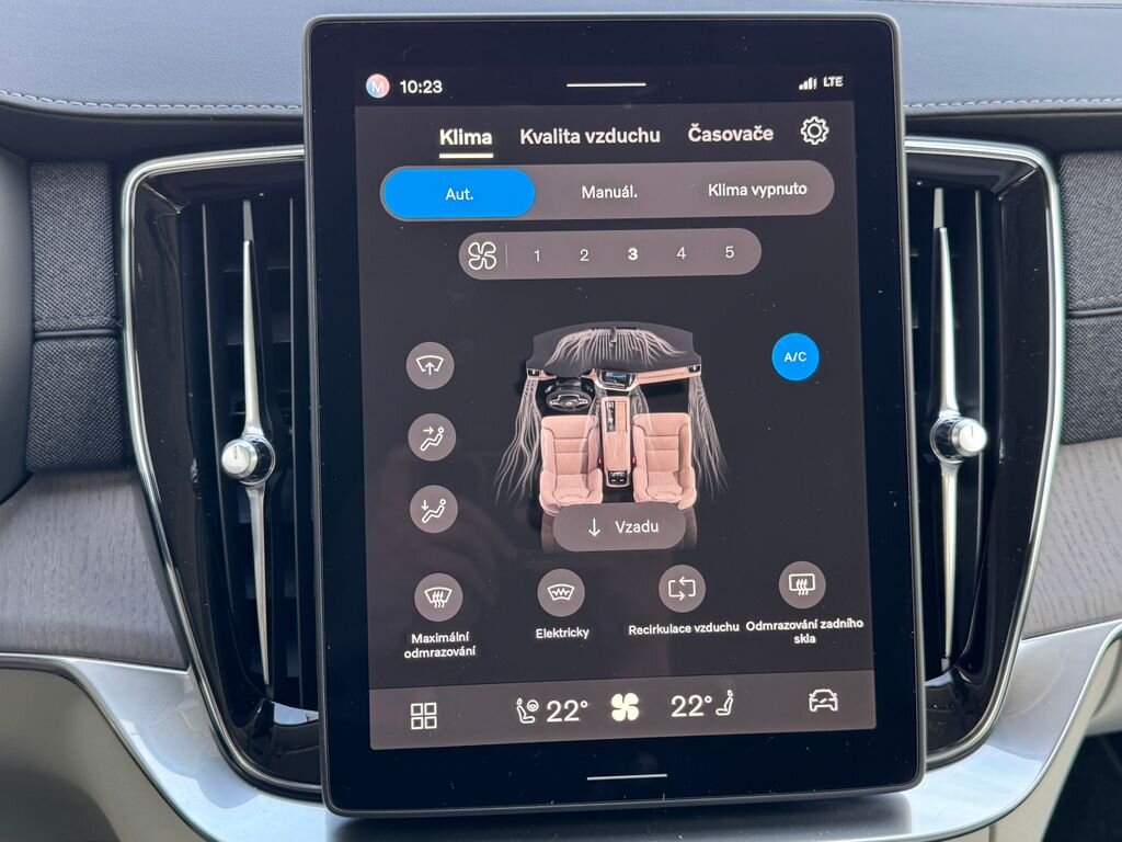 Volvo XC90 SUV / Terénní 2,0 l 335 kw