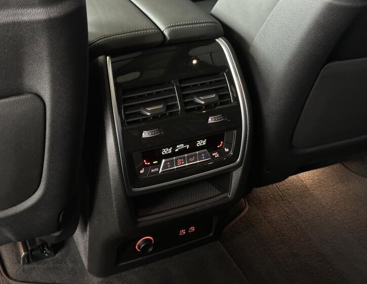 BMW X7 SUV 3,0 l 259 kw