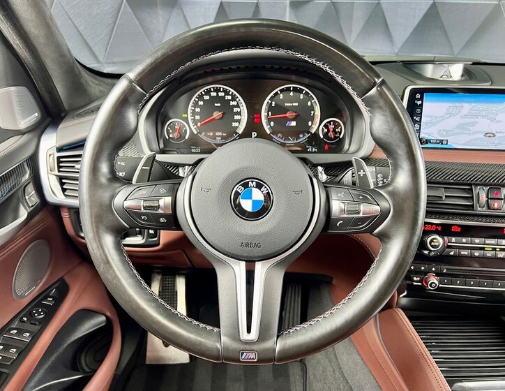 BMW X5 SUV / Terénní 4,4 l 423 kw