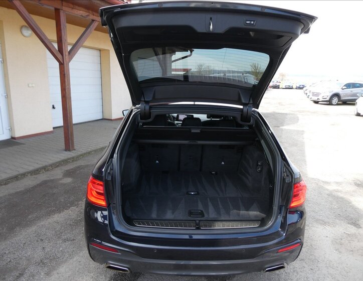 BMW Řada 5 Kombi 3,0 l 235 kw