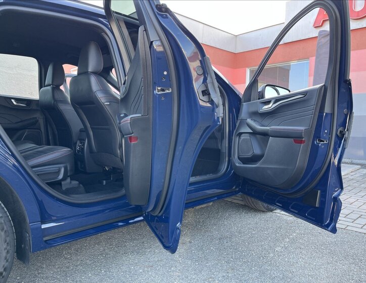 Ford Kuga SUV / Terénní 2,5 l 165 kw