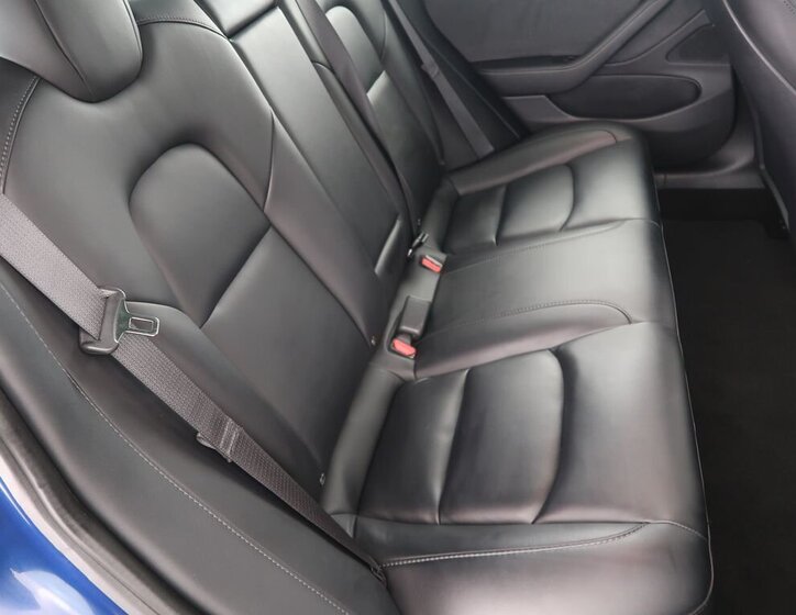 Tesla Model 3 14