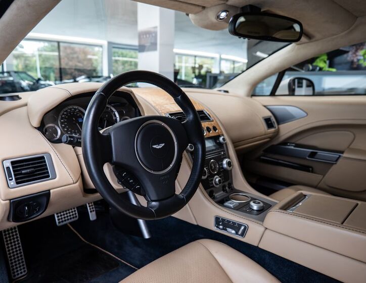 Aston Martin Rapide 5