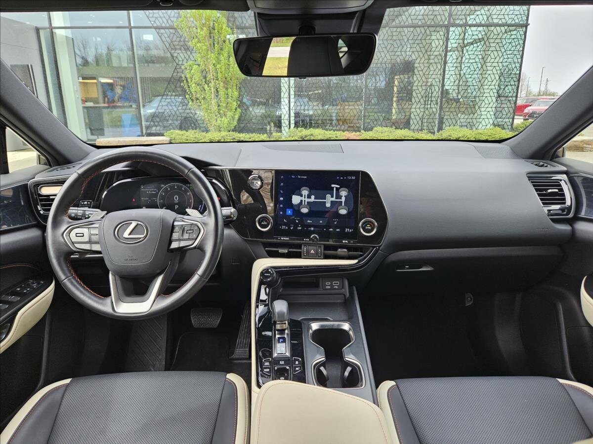 Lexus NX 450h plus SUV / Terénní 2,5 l 227 kw