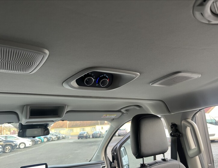 Ford Tourneo Custom 33