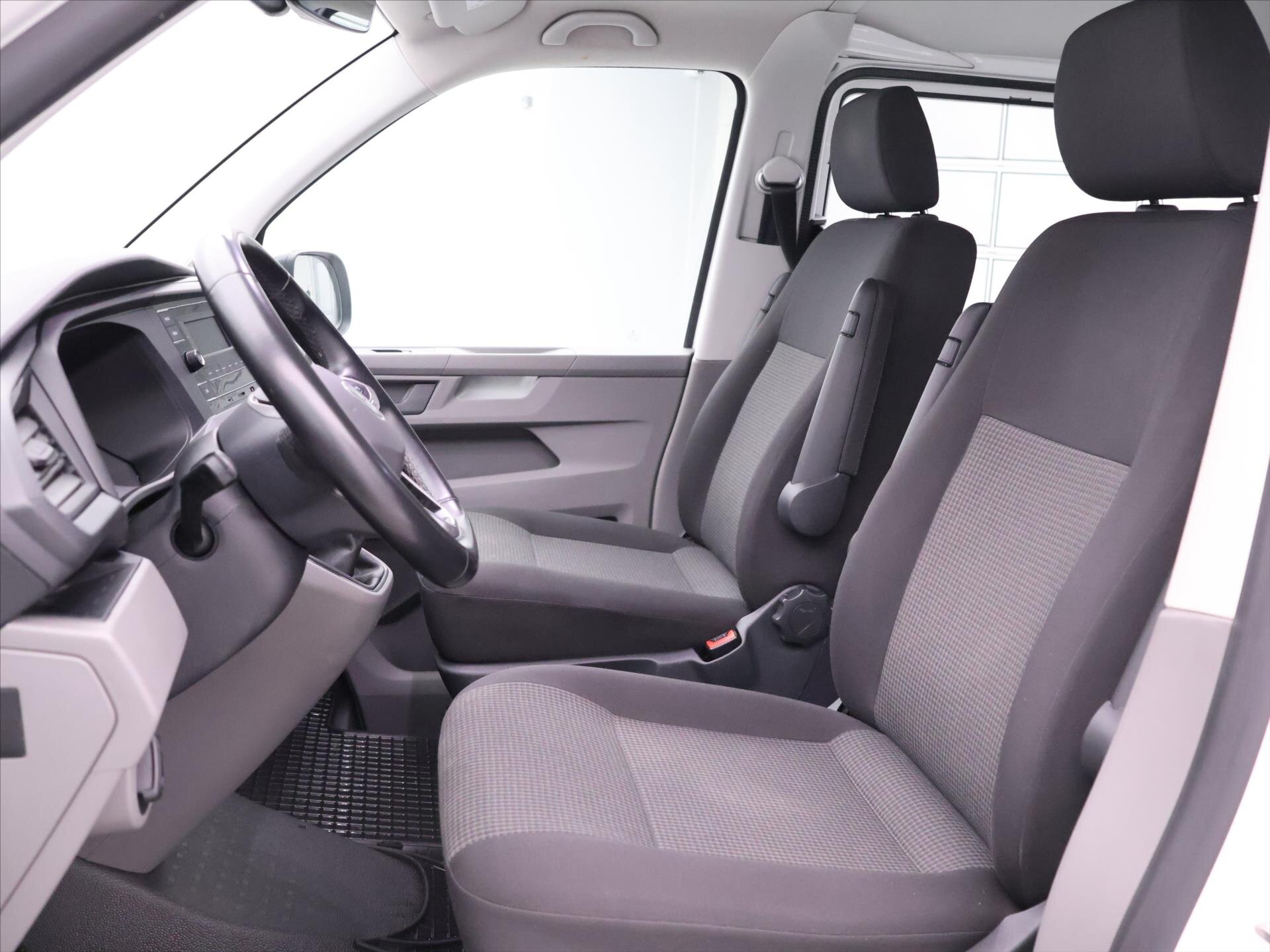 Volkswagen Transporter Kombi 2,0 l 81 kw