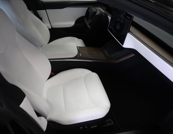 Tesla Model S Hatchback 0,0 493 kw