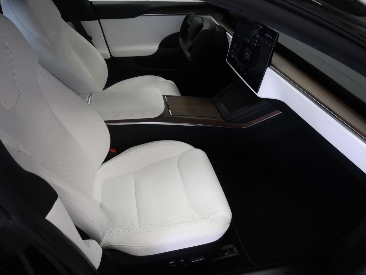 Tesla Model S Hatchback 0,0 493 kw