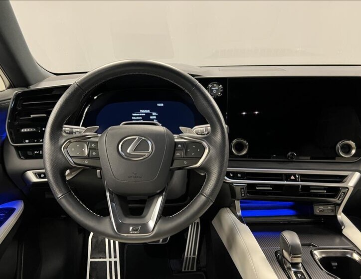 Lexus RX 500h SUV 2,4 l 273 kw