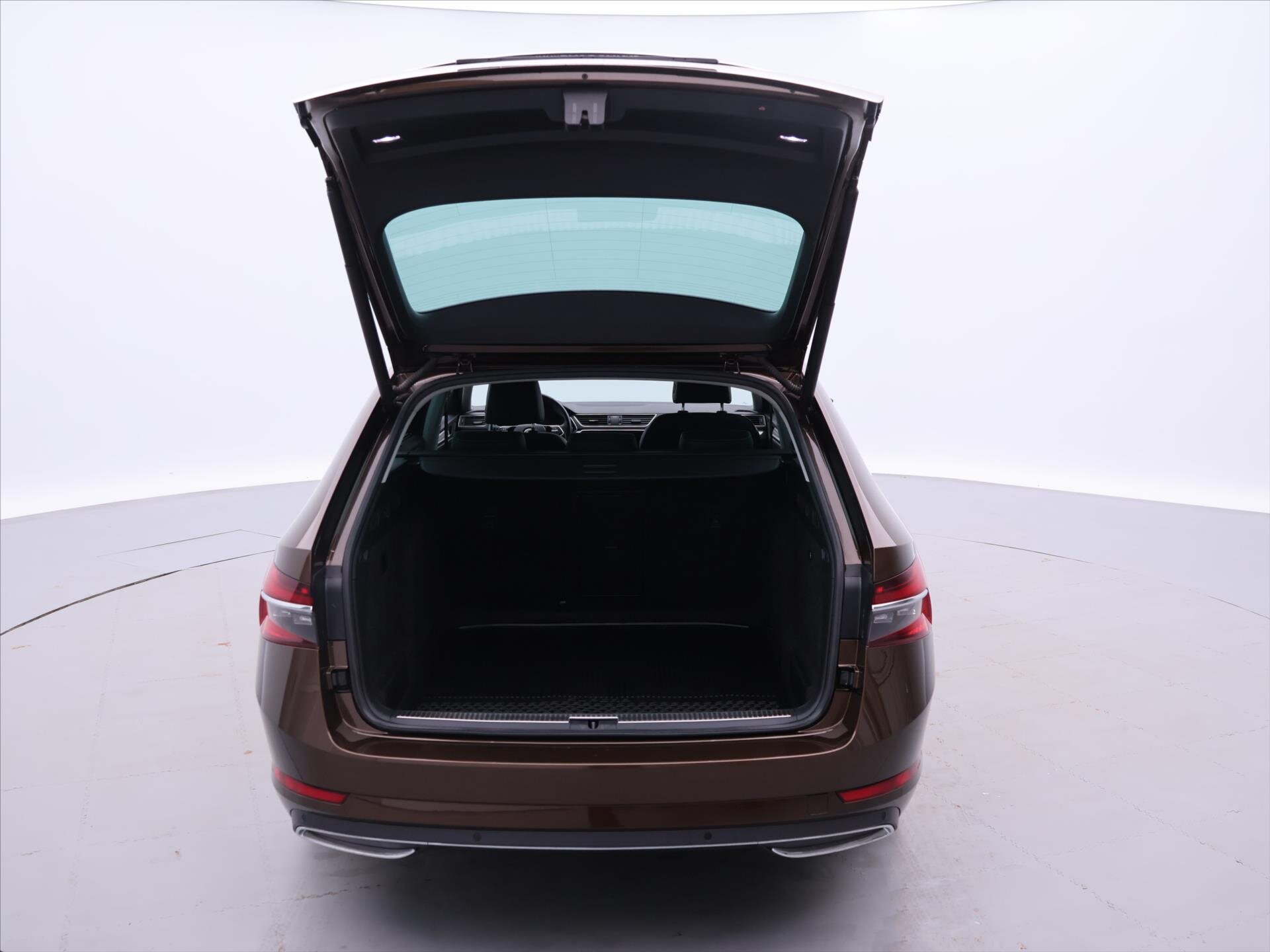 Škoda Superb Kombi 2,0 l 110 kw