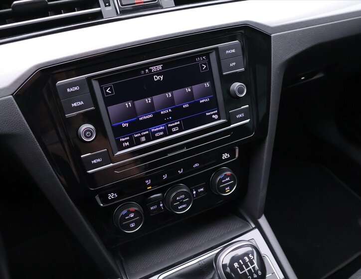 Volkswagen Passat Kombi 1,5 l 110 kw