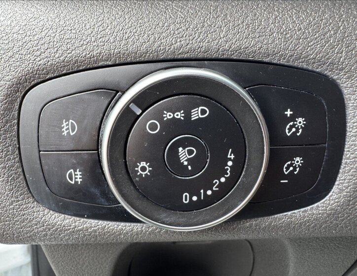 Ford Transit Custom Kombi 2,0 l 96 kw