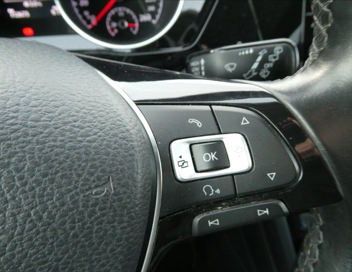 Volkswagen Touran 37