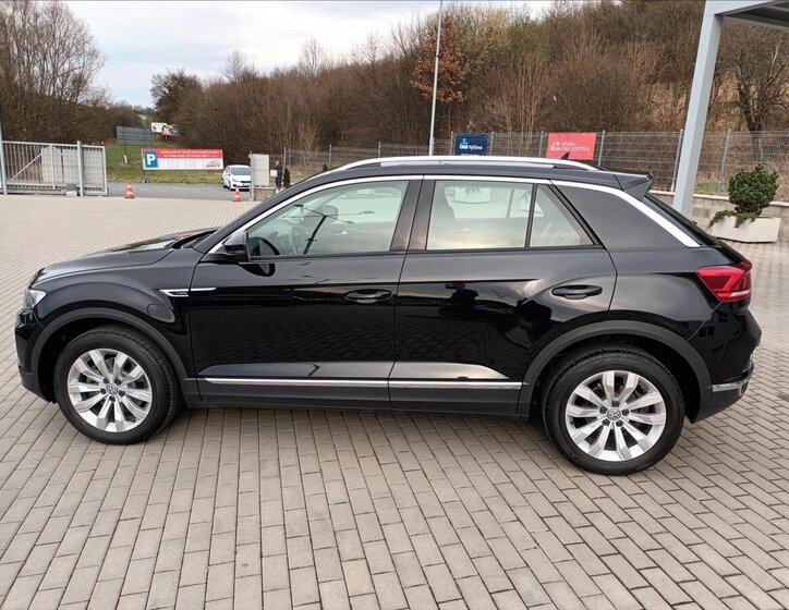 Volkswagen T-Roc SUV / Terénní 1,5 l 110 kw