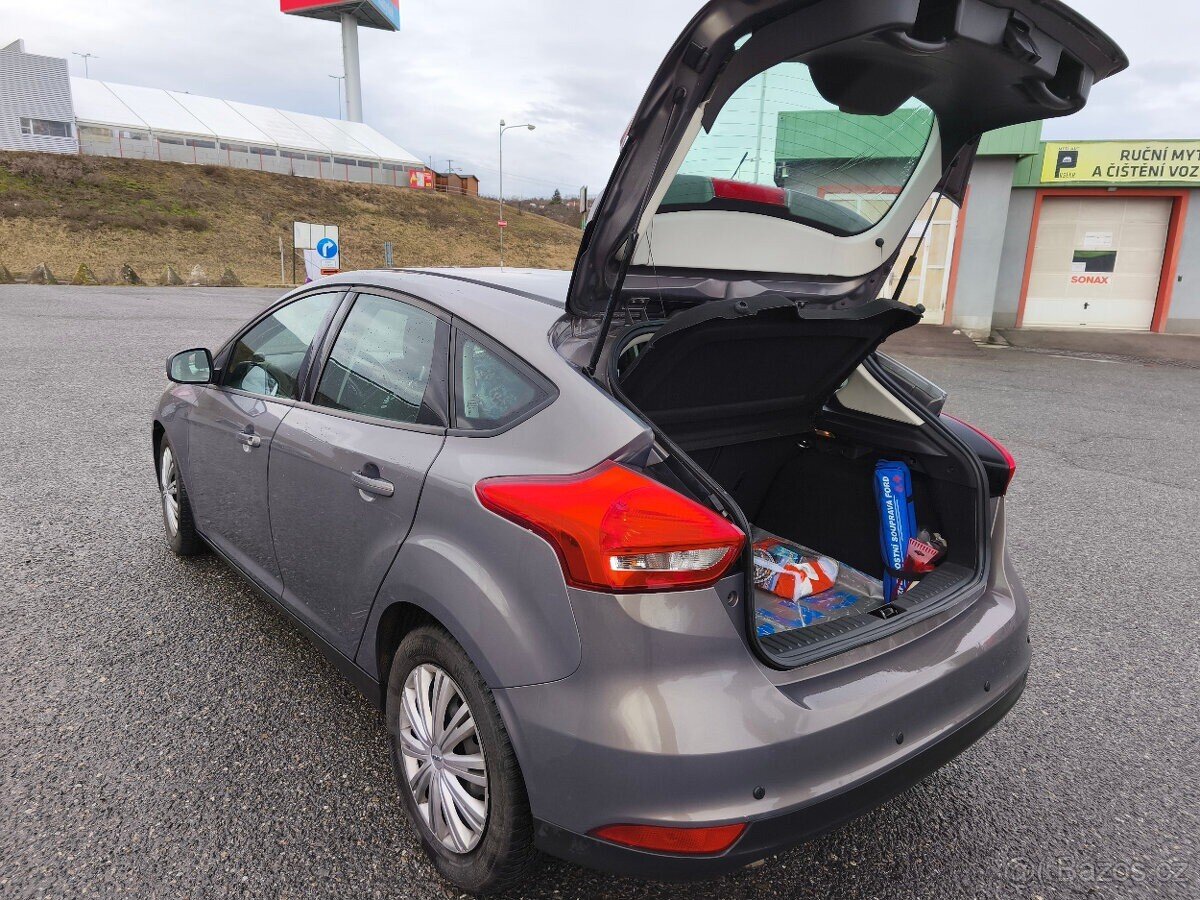 Ford Focus Hatchback 999,0 74 kw