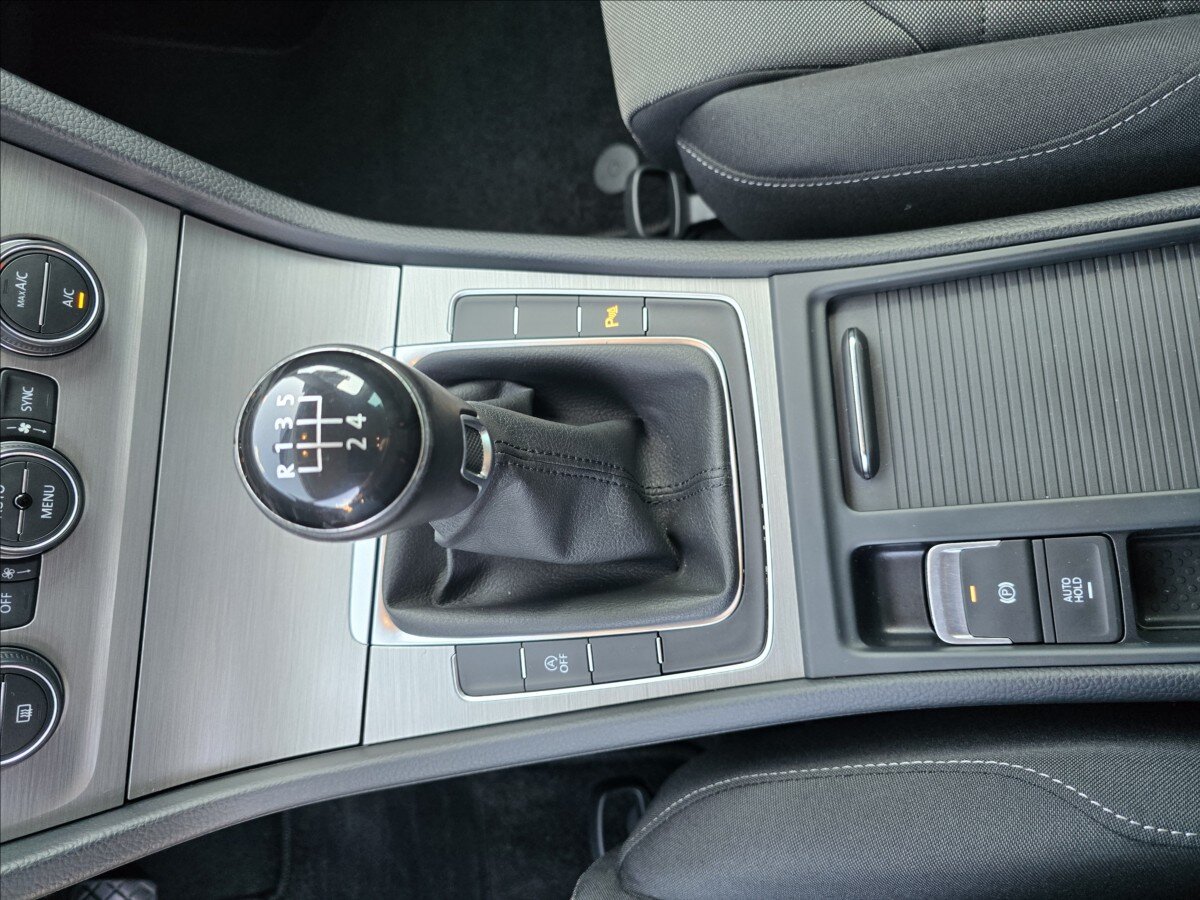 Volkswagen Golf Hatchback 1,2 l 63 kw