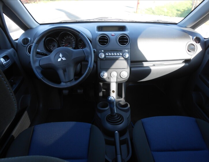 Mitsubishi Colt 8