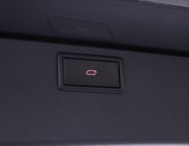 Volkswagen Multivan 11