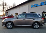 Mitsubishi Outlander SUV 2,4 l 165 kw