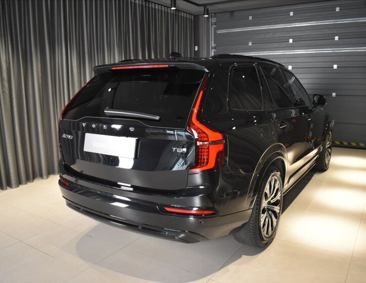 Volvo XC90 SUV / Terénní 2,0 l 228 kw
