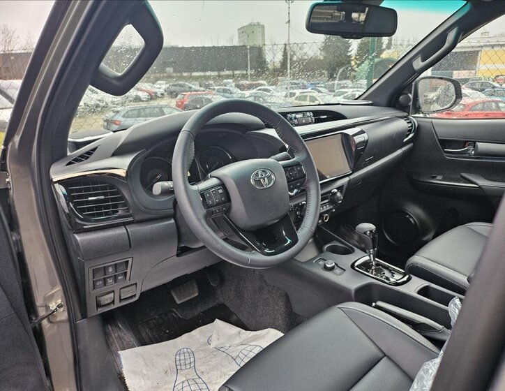 Toyota Hilux 3