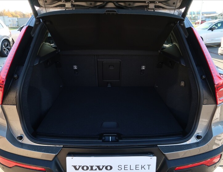 Volvo XC40 10