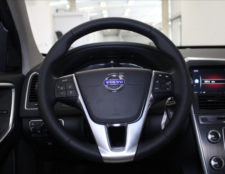 Volvo XC60 SUV / Terénní 2,0 l 140 kw