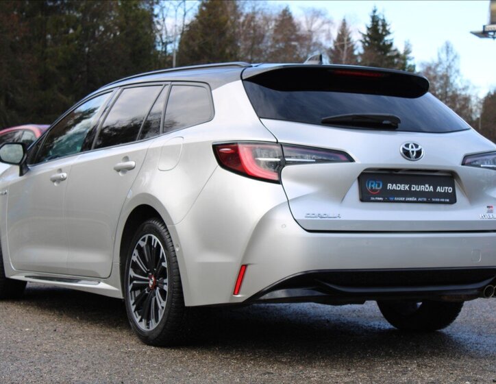 Toyota Corolla Kombi 2,0 l 112 kw