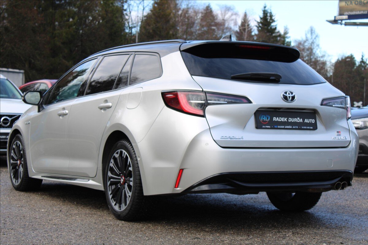 Toyota Corolla Kombi 2,0 l 112 kw