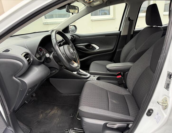 Toyota Yaris 9