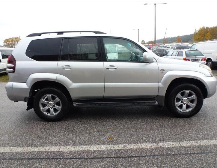 Toyota Land Cruiser 8