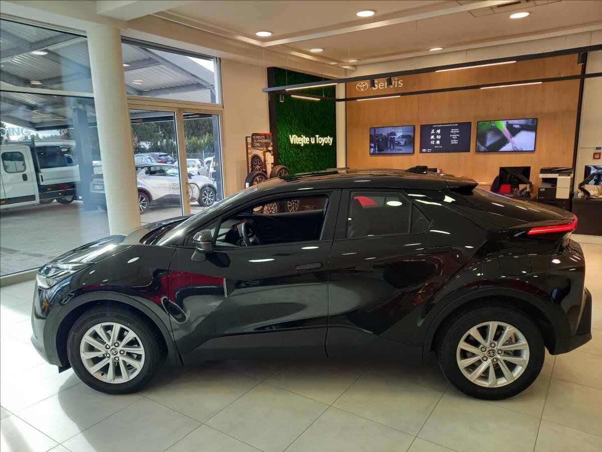 Toyota C-HR SUV / Terénní 1,8 l 103 kw
