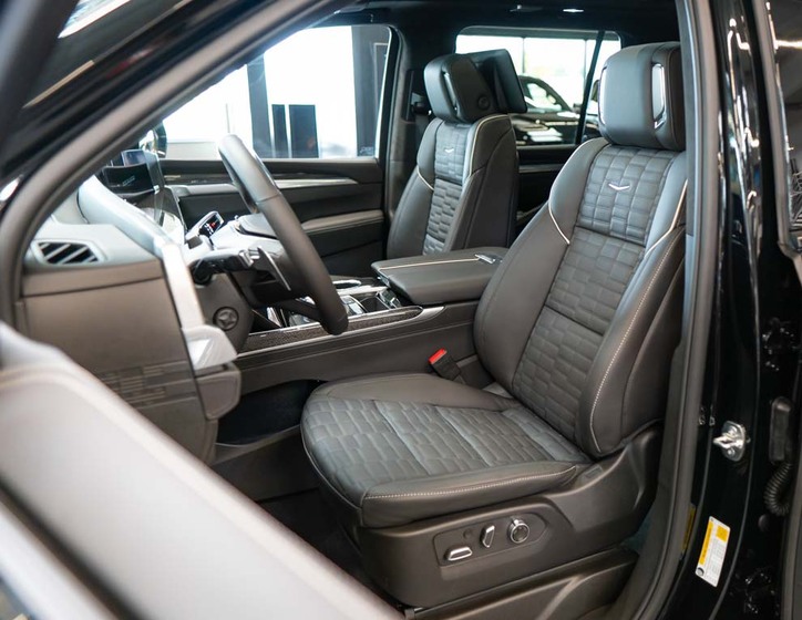 Cadillac Escalade 16