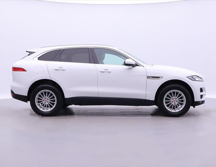 Jaguar F-Pace 8