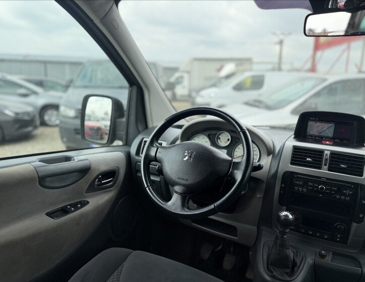Peugeot Expert MPV 2,0 l 120 kw
