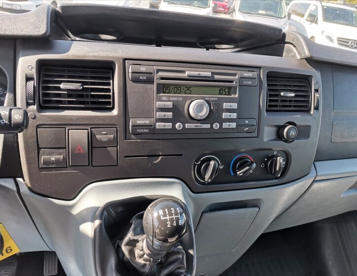 Ford Transit 9