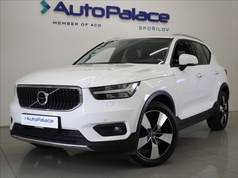 Volvo XC40 SUV / Terénní 2,0 l 140 kw
