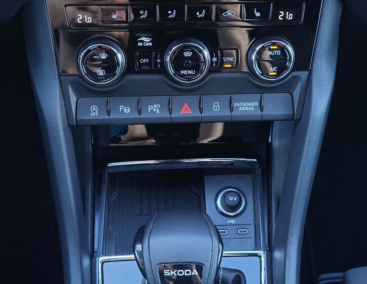 Škoda Karoq SUV / Terénní 1,5 l 110 kw