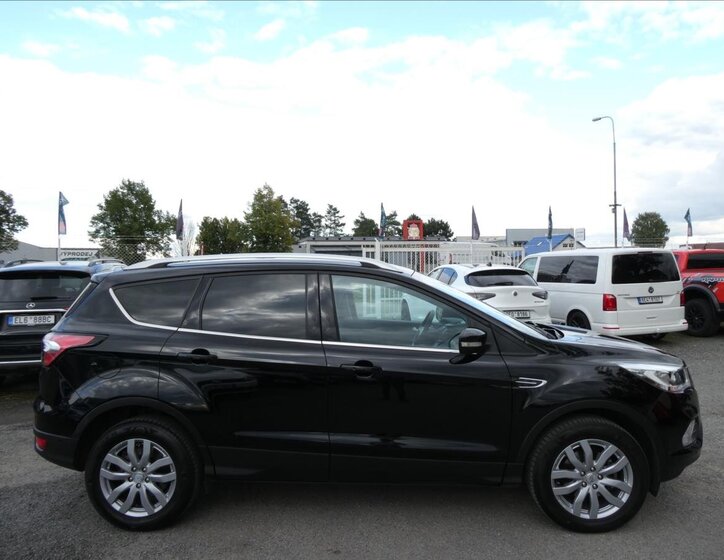 Ford Kuga SUV 1,5 l 110 kw