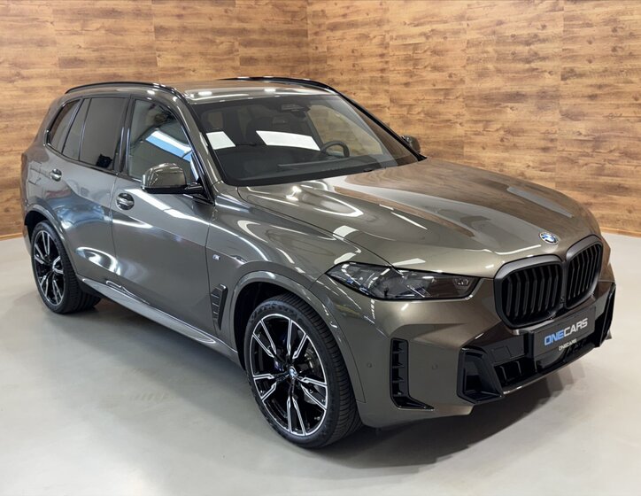 BMW X5 SUV / Terénní 3,0 l 250 kw