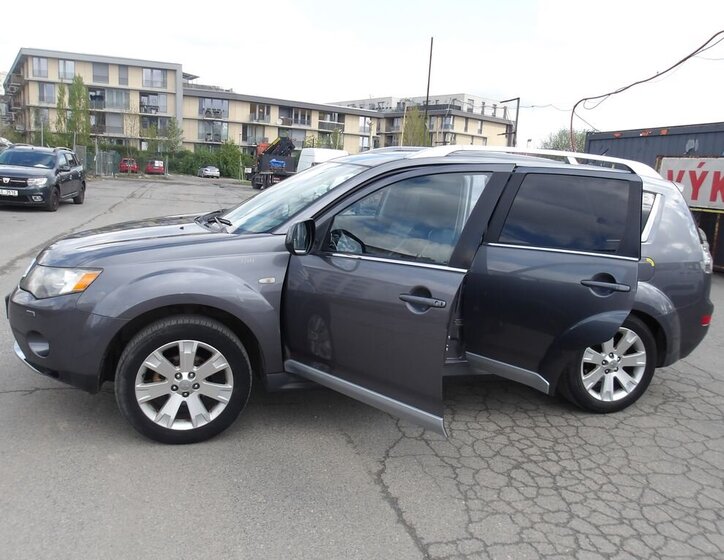 Mitsubishi Outlander SUV / Terénní 2,4 l 125 kw